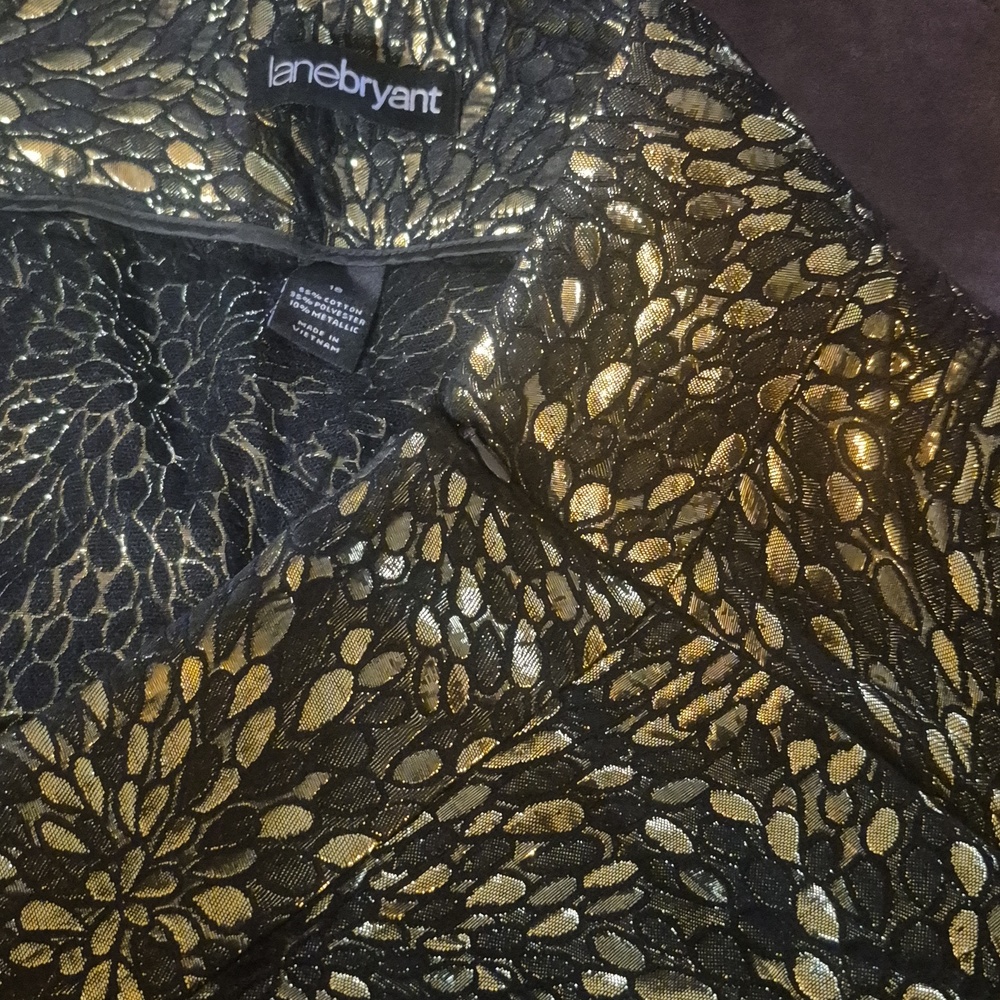 Lane Bryant Black Skater Skirt with Gold Floral Metallic Print Sz. 18 - Picture 3 of 3